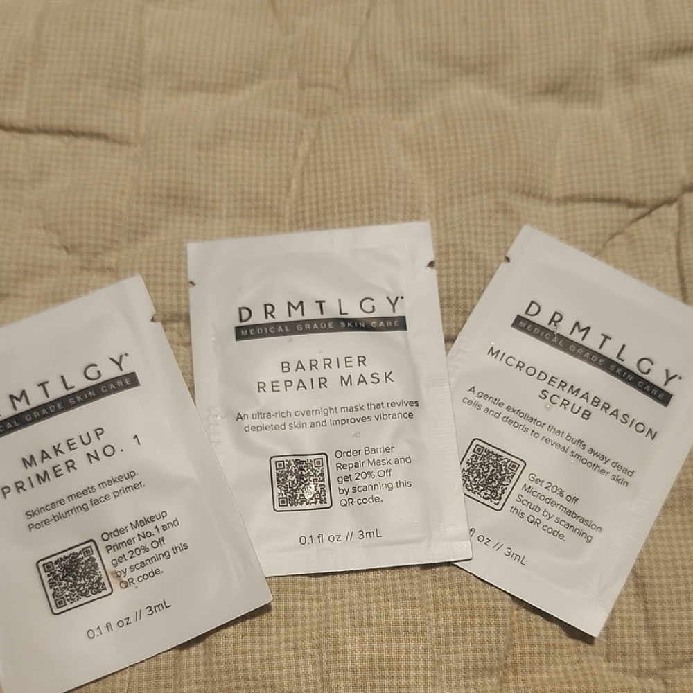 DRMTLGY Skincare Set - White